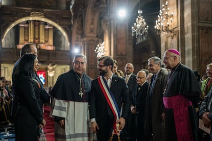 Gabriel Boric a su llegada a la Catedral metropolitana de Santiago para el Te Deum de este año.