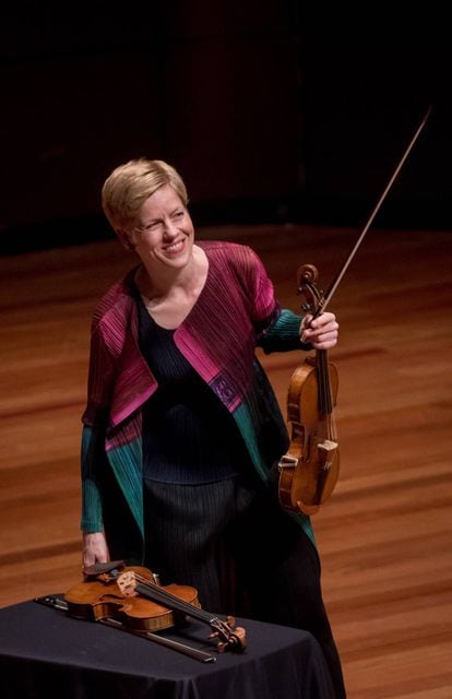 Una violinista y dos violines diferentes para un recital excepcional.