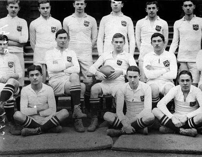 El equipo de rugby de la St Paul’s School, en 1906. Las camisetas todavía no tenían sus características rayas.