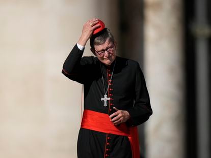 El cardenal Rainer Maria Woelki en la plaza de San Pedro del Vaticano en octubre de 2022.