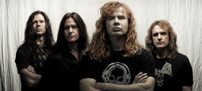 Megadeth son, de izquierda a derecha, Chris Broderick, Shawn Drover, Dave Mustaine y David Ellefson.