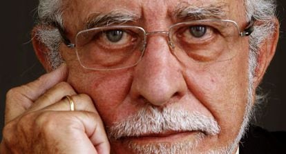 José María Merino imparte un curso magistral en la UIMP sobre ficción.