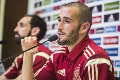 Aleix Vidal durante una rueda de prensa con España
