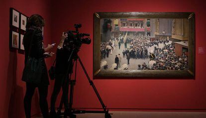 Salida de la procesión de Corpus, una de las obras de Ramon Casas que aborda las multitudes.