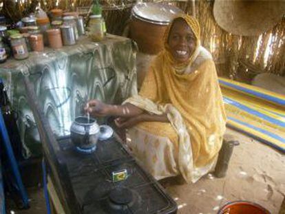 Un proyecto en Sudán cambia cocinas contaminantes por otras más sostenibles.