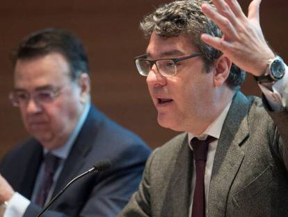 El presidente de Enagás, Antonio Llardén y el ministro de Energía, Álvaro Nadal, hoy en Barcelona.