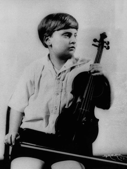 Yehudi Menuhin, en la &eacute;poca de sus estudios con George Enescu en Par&iacute;s.