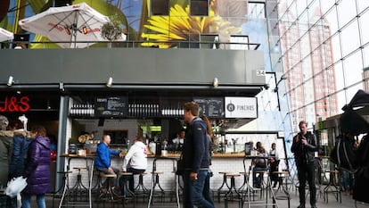 Pintxos 21, uno de los dos restaurantes españoles del Markthal, en Róterdam, el primer mercado cubierto de Holanda.