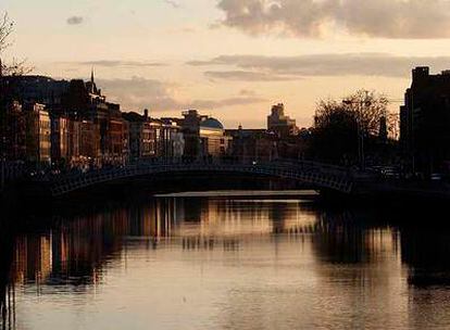 Panorámica de Dublín, ciudad en la que transcurren las novelas <i>El secreto de Christine</i> y <i>El otro nombre de Laura,</i> de Benjamin Black.