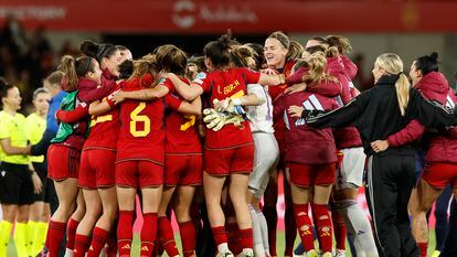La selección española festeja la victoria ante Holanda y el pase a la final de la Liga de las Naciones, también a los Juegos de París.