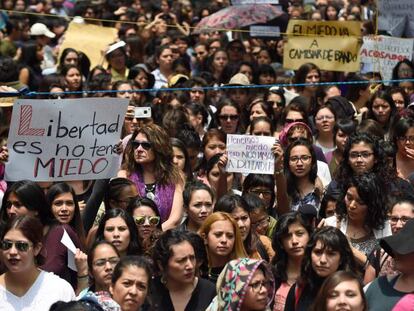 Los estudiantes de la UNAM marchan por la violencia machista. Vídeo: EL PAÍS. Foto: AFP