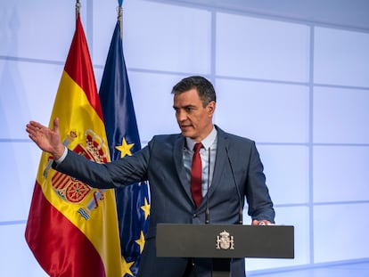 El presidente del Gobierno, Pédro Sánchez, durante su intervención en la presentación del Plan de Recuperación, Transformación y Resilencia PERTE, para el desarrollo del vehículo eléctrico y conectado, en el Palacio de La Moncloa.