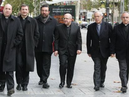 Los seis sacerdotes miembros del &uacute;ltimo consejo de Cajasur.