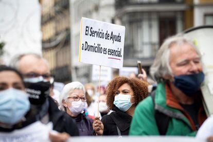 Manifestación para reivindicar mejoras en el servicio de ayuda a domicilio, en noviembre en Madrid.
