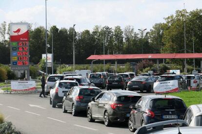 Imágenes de las protestas y las largas filas en las gasolineras francesas.