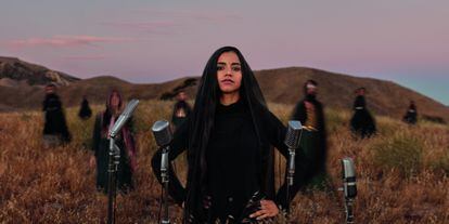 La rapera Sonita Alizadeh, fotografiada por Emmanuel Lubezki para el calendario Lavazza 2022 I Can Change the World (Puedo cambiar el mundo).