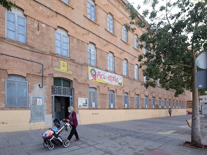 Fachada del colegio de los carmelitas de Vila-real, donde antiguos alumnos han denunciado abusos sexuales en su infancia en los años 70.