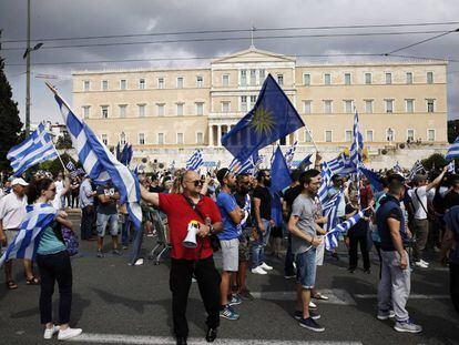 Protesta contra el acuerdo sobre Macedonia, este sábado en Atenas.
