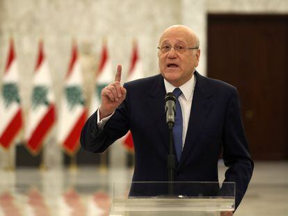 El primer ministro libanés, Najib Mikati, comparece ante la prensa, el viernes en Beirut.