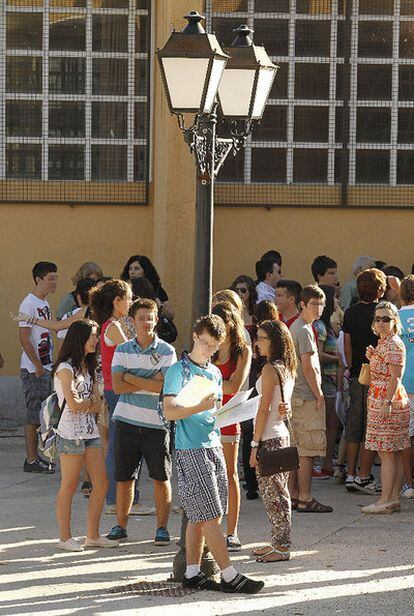 Alumnos en el examen de los premios extraordinarios.