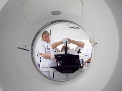 Radiation therapy is effective in treating breast tumors detected at an early stage.