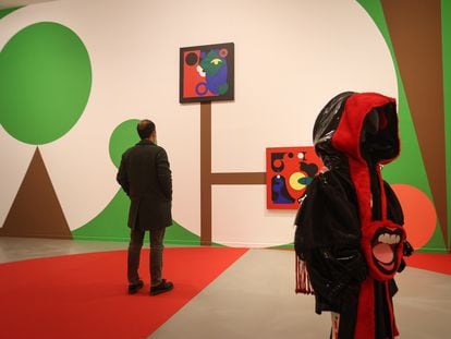 Exposición de la artista Ad Minoliti en La Casa Encendida, dentro del ciclo 'Fantásticos Interiores'.