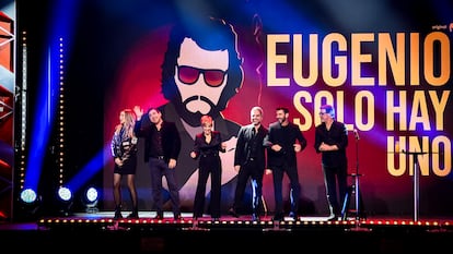 De izquierda a derecha: Eva Soriano, Pablo Chiapella, Anabel Alonso, Ernesto Sevilla, Arturo Valls y Gerard Jofra.