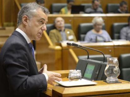 El lehendakari en la tribuna del Parlamento vasco
