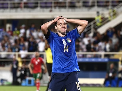 Chiesa tras fallar una ocasión durante el partido en Florencia contra Bulgaria.