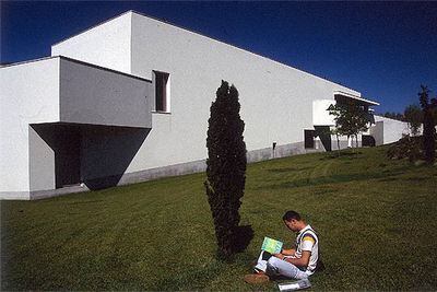 Álvaro Siza. Pabellón de la Fundación Serralves en Oporto.