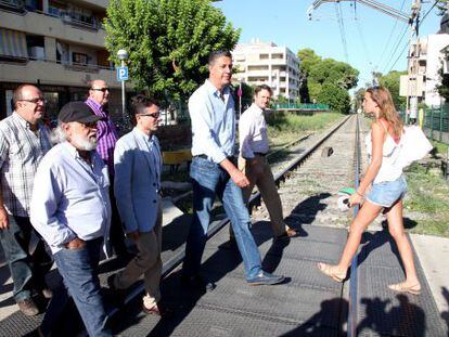 Garcia Albiol en la zona de los disturbios por la muerte de Mor Sylla.