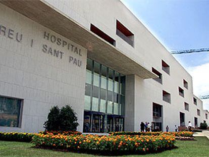 La fachada del edificio principal del hospital de Sant Pau.