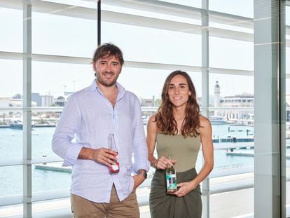 Íñigo Aguirrezabal y Laura Valverde, fundadores de Miwi Real Drinks.