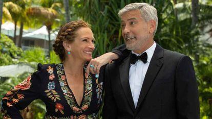 Julia Roberts y George Clooney en 'Viaje al paraíso'.