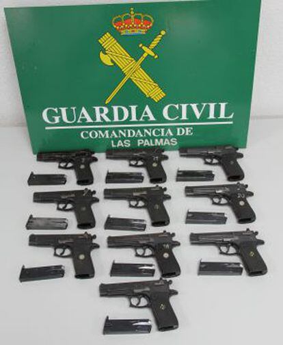 Pistolas incautadas por la Guardia Civil. 