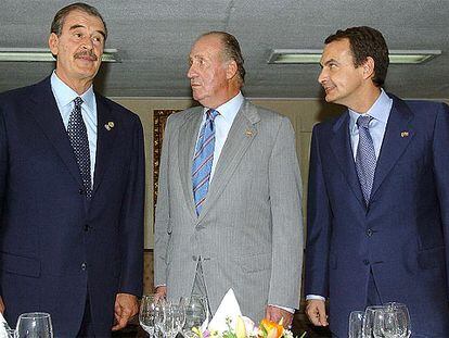 Vicente Fox, el rey Juan Carlos y José Luis Rodríguez Zapatero, durante su encuentro en Costa Rica.