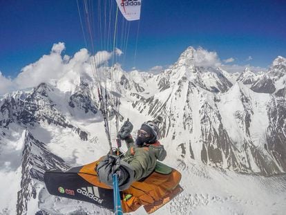 Antoine Girard fulmina el récord de altura en Parapente