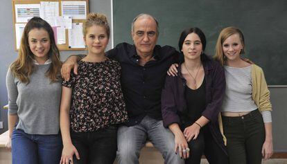 Protagonistas de la serie 'Merlí'.