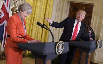 El presidente Trump y la primera ministra May durante la rueda de prensa.