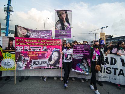 Marcha del día internacional de la Eliminación de la Violencia Contra la Mujer en Bogotá, Colombia