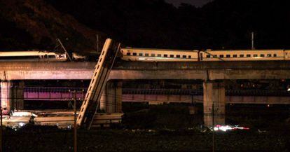 Imagen del accidente del tren de alta velocidad en Wenzhou (China)