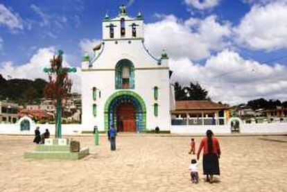 La iglesia de San Juan Bautista en San Juan Chamula (Chiapas).