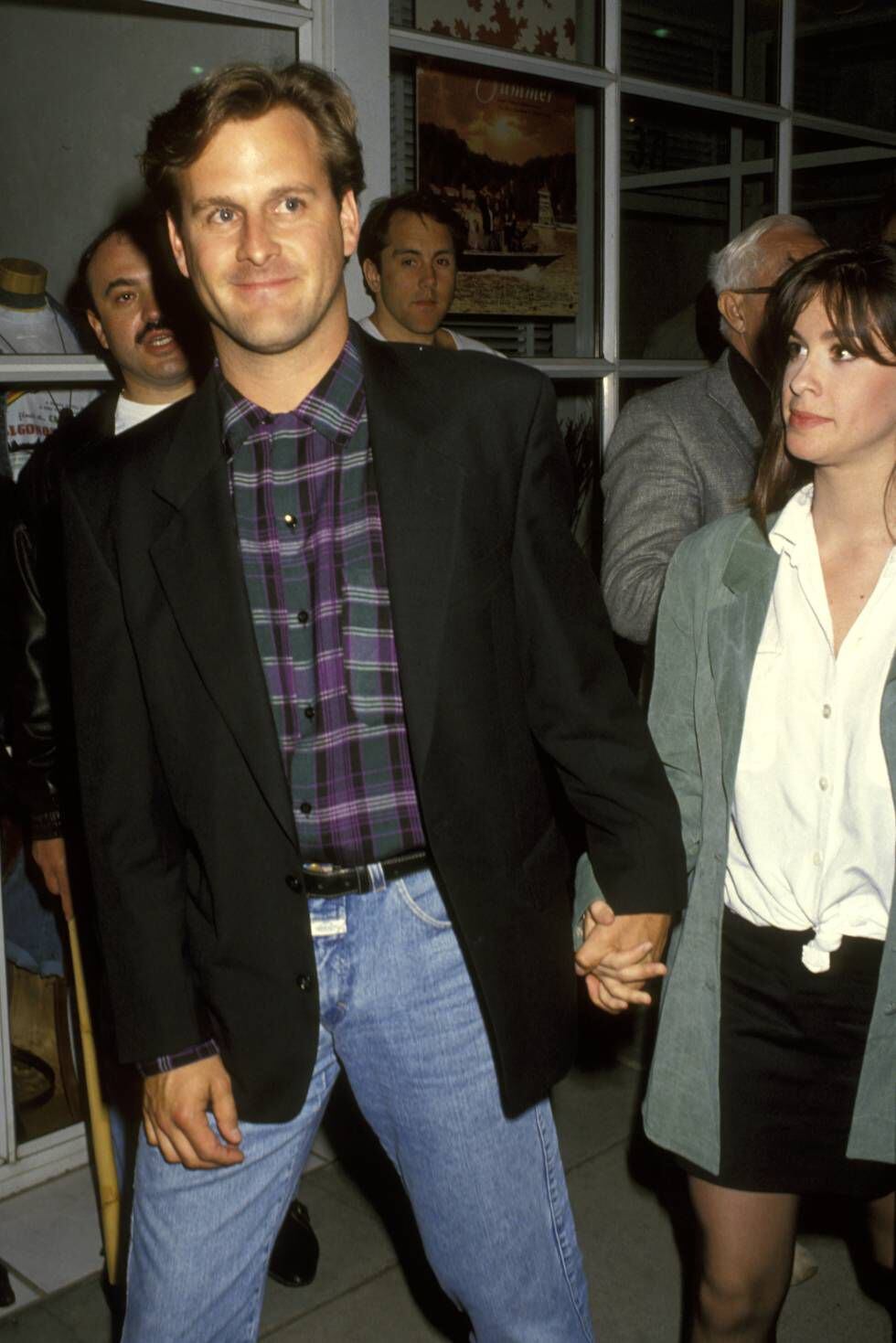 El actor Dave Coulier y Alanis Morisette, entonces su pareja, en el estreno de la película 'Indian Summer' en Los Ángeles en 1993. Alanis todavía no era la superestrella en la que se convirtio dos años más tarde.