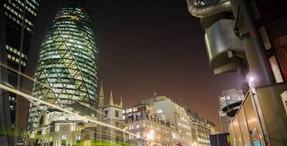 La Torre Gherkin en Londres, que fue proyectada por Norman Foster.