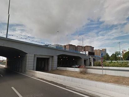 Puente de la avenida del Mediterr&aacute;neo, cuya reparaci&oacute;n empieza ma&ntilde;ana.