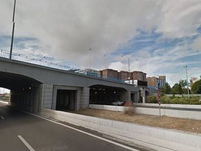 Puente de la avenida del Mediterr&aacute;neo, cuya reparaci&oacute;n empieza ma&ntilde;ana.