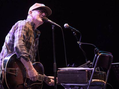 Kurt Wagner de Lambchop, durante la actuaci&oacute;n en la Sala Barts.
 