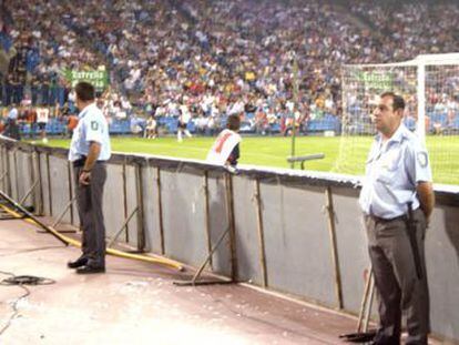 Agentes de Ariete Seguridad durante un partido del Atl&eacute;tico de Madrid. 