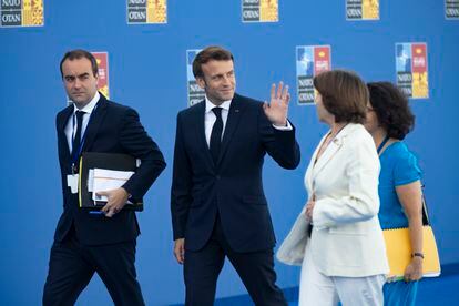 El presidente de Francia, Emmanuel Macron, a su llegada a la segunda jornada de la cumbre de la OTAN celebrada este jueves en Madrid.