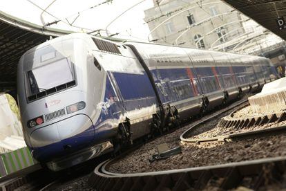 Uno de los trenes de SNCF que cubre la línea entre Barcelona y París.
